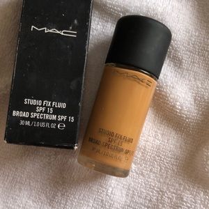 MAC studio fix fluid spf 15 shade NC44